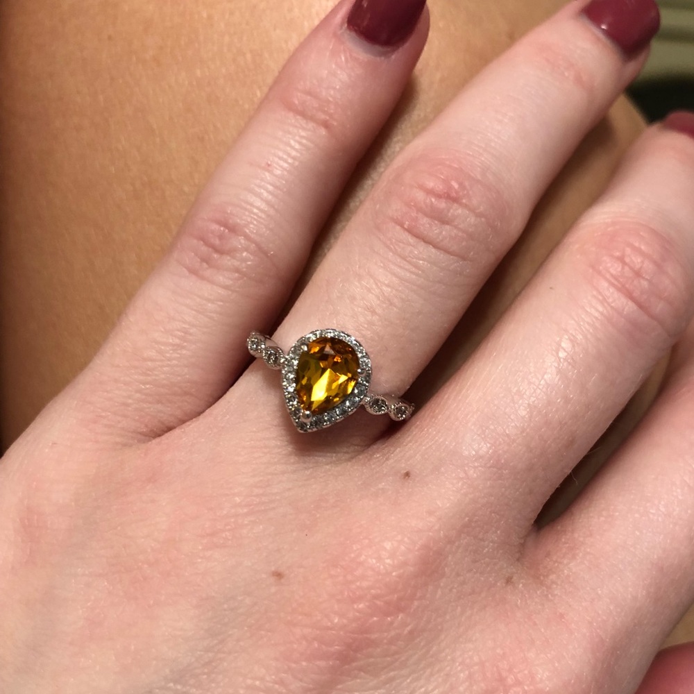 NWT Fragrant Jewels Aloha Pineapple Ring Size 5